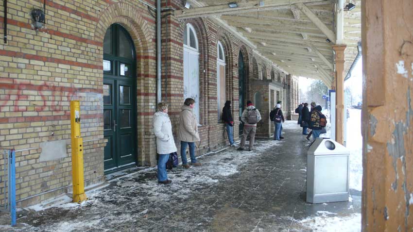 Bahnhof-ohne-Wartesaal